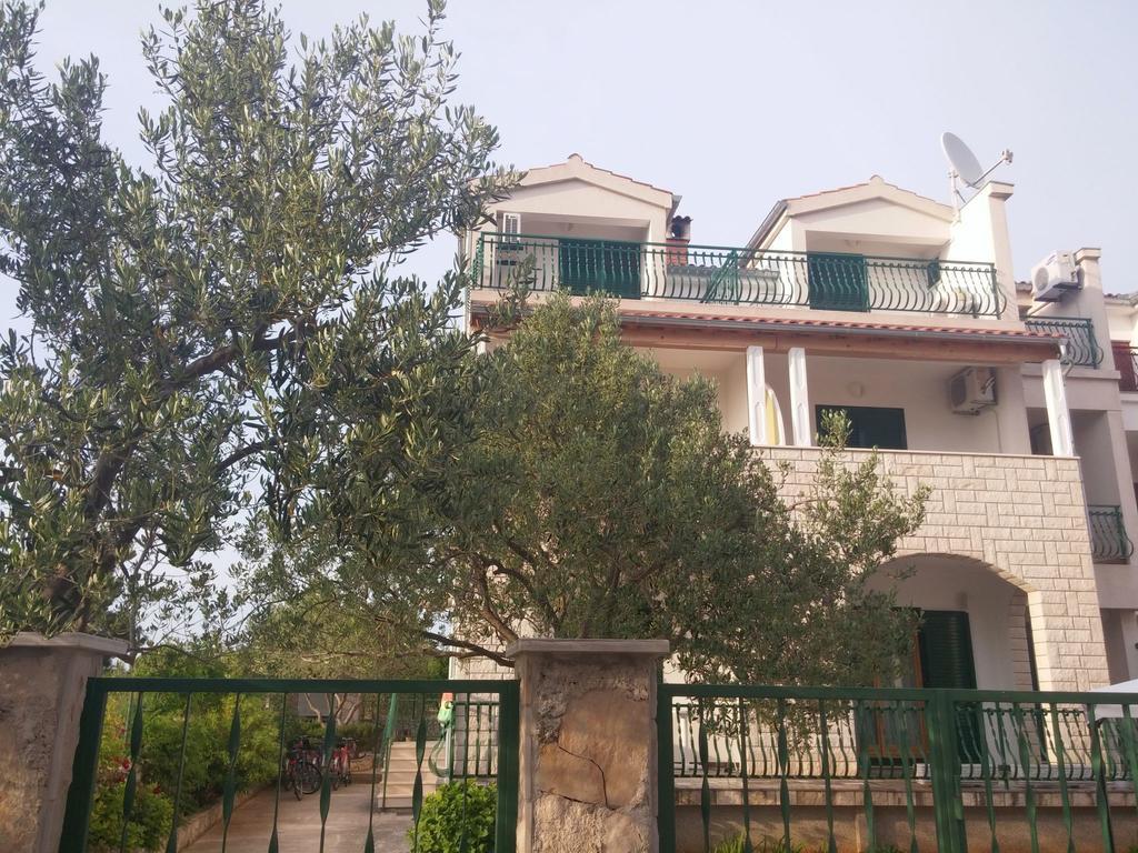 Apartments And Rooms Saric Jadrija Εξωτερικό φωτογραφία