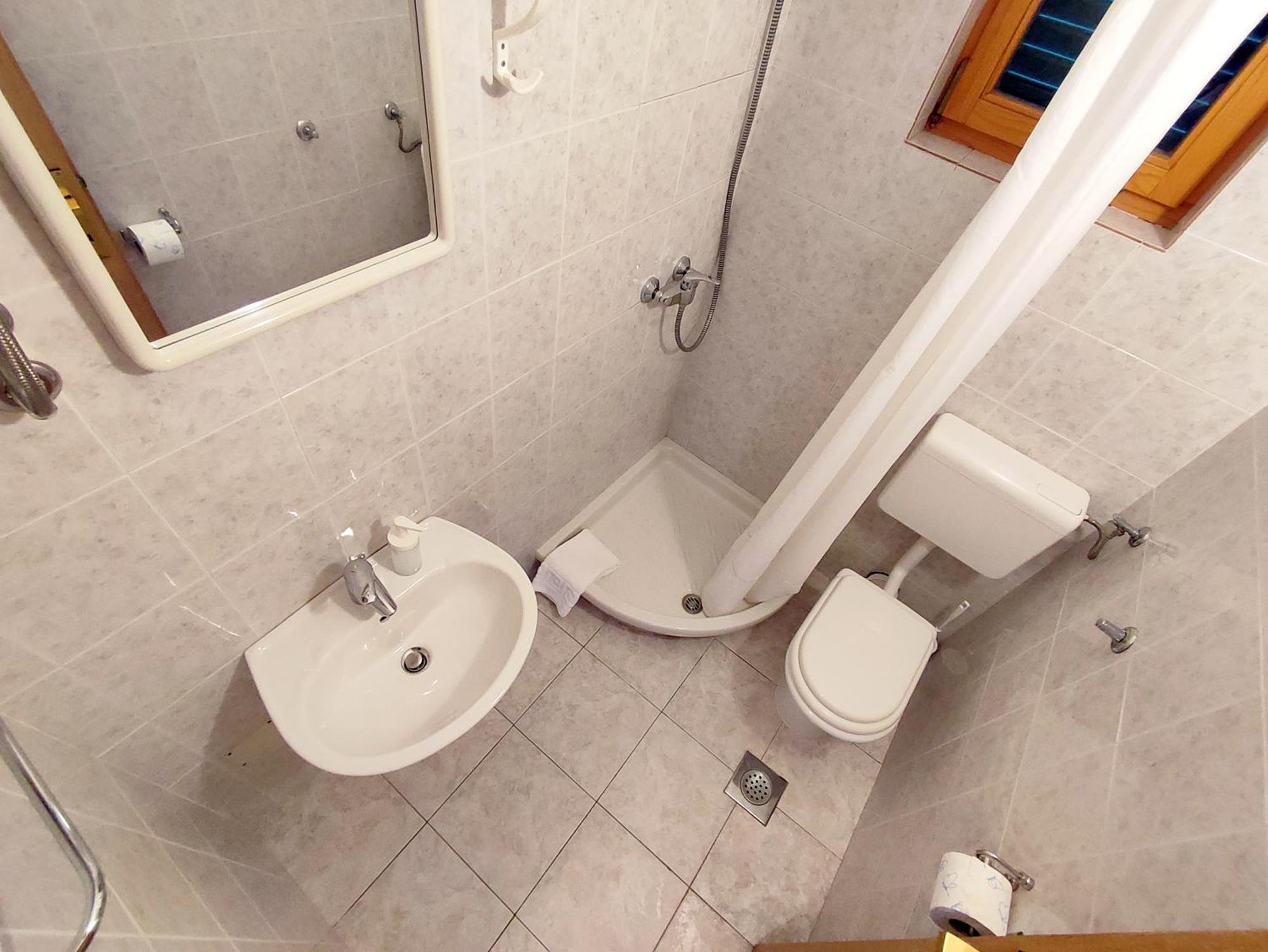 Apartments And Rooms Saric Jadrija Εξωτερικό φωτογραφία