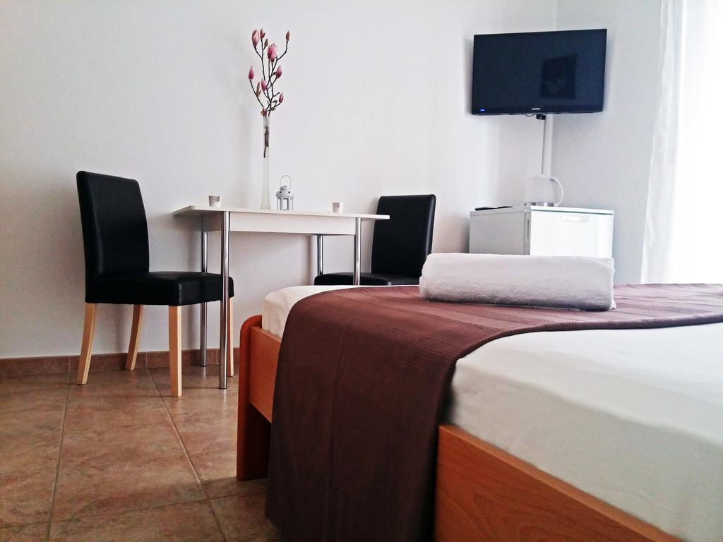 Apartments And Rooms Saric Jadrija Εξωτερικό φωτογραφία
